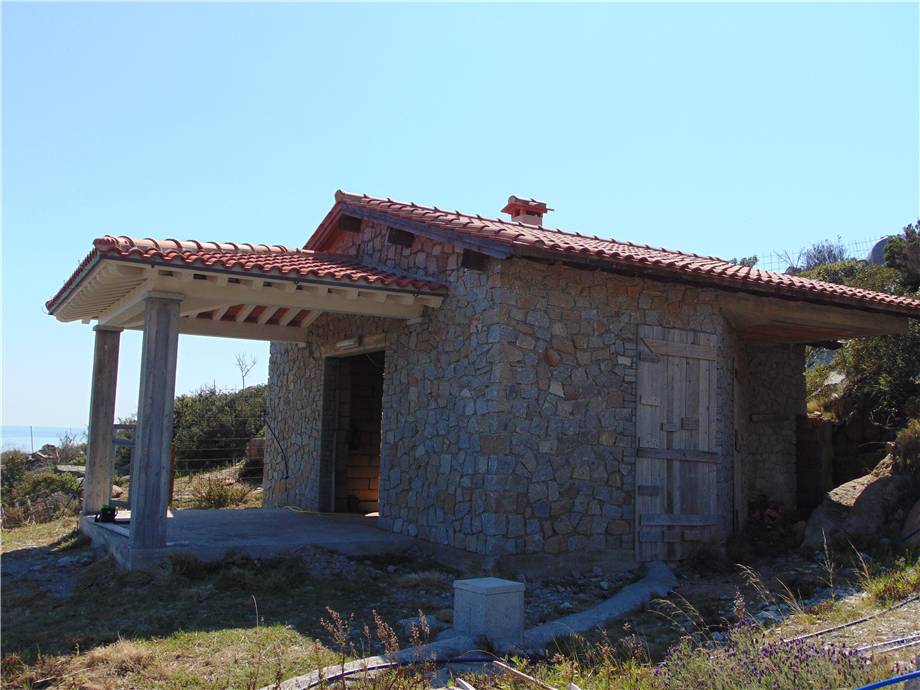 Casa indipendente in vendita a Campo Nell'elba (LI)