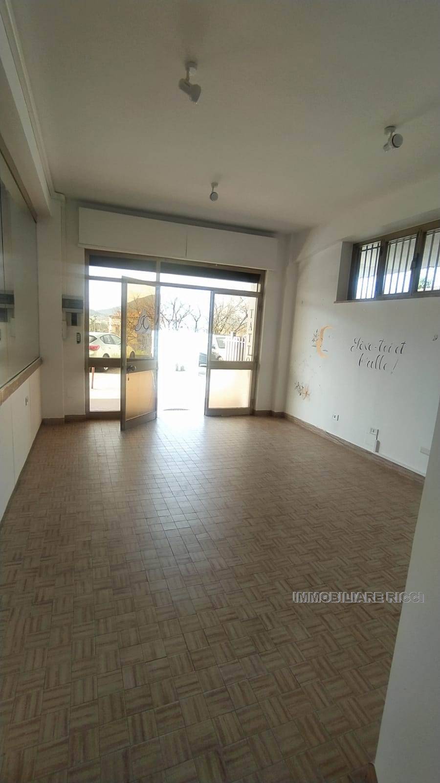 Affitto Commerciale Pontecorvo  #86 n.4