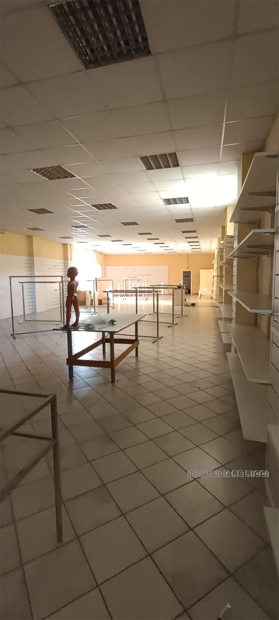 Venta Otras actividad comerciales Pontecorvo #239 n.5