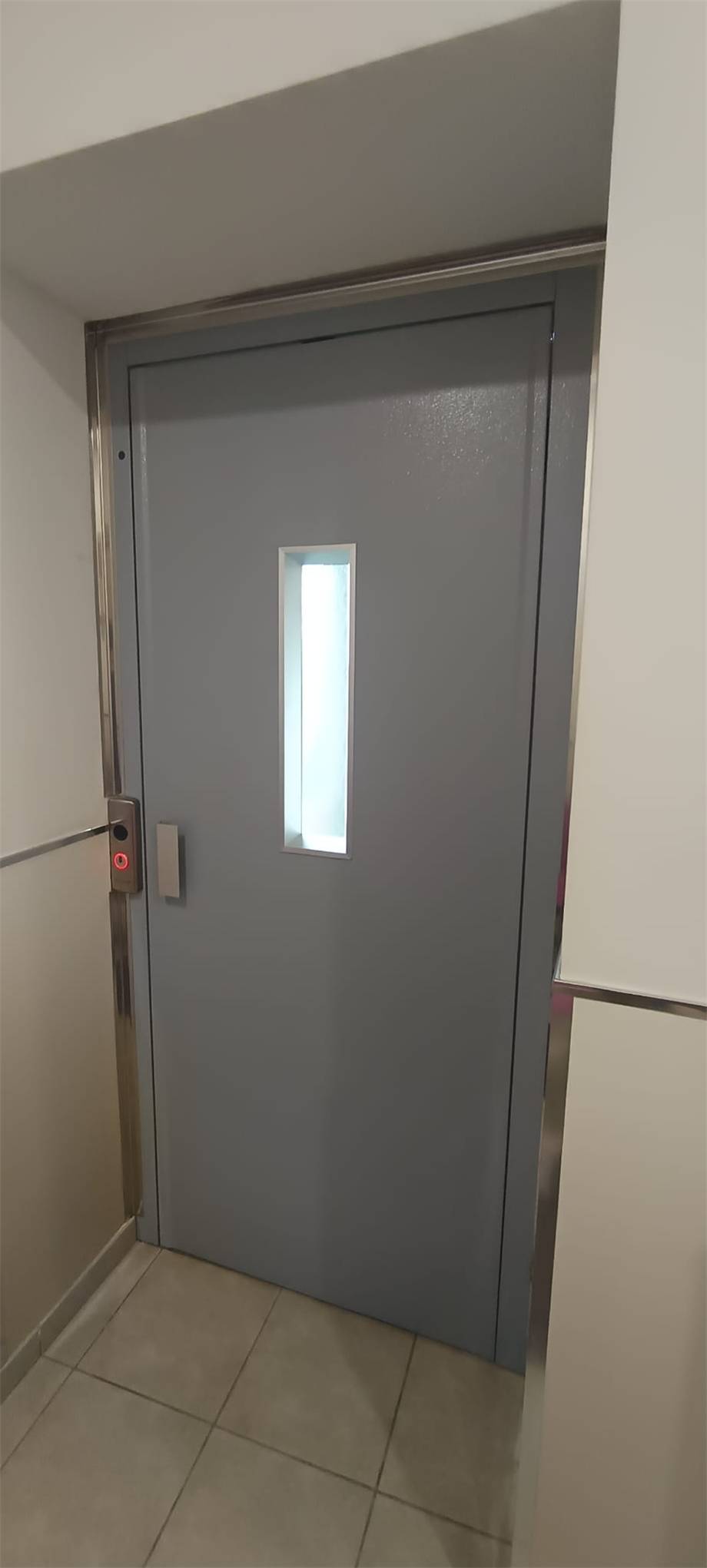 Vendita Stabile/Palazzo Pontecorvo #299 n.5