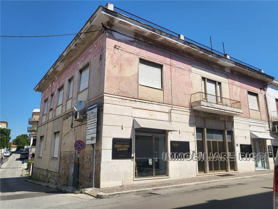 Stabile/Palazzo Pontecorvo 345