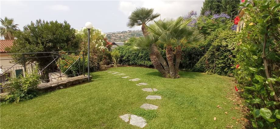 Villa/Casa independiente Sanremo #V55