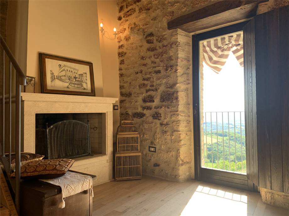 Affitto Stabile/Palazzo Gualdo Cattaneo San Terenziano #vaz471 n.4