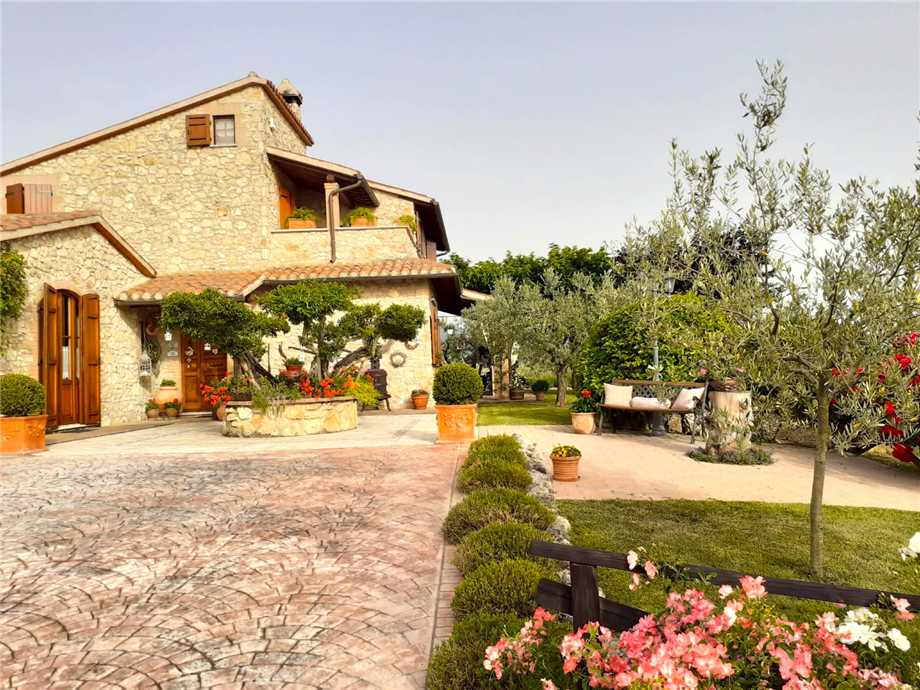 Venta Casa de campo Todi #vaz473 n.20