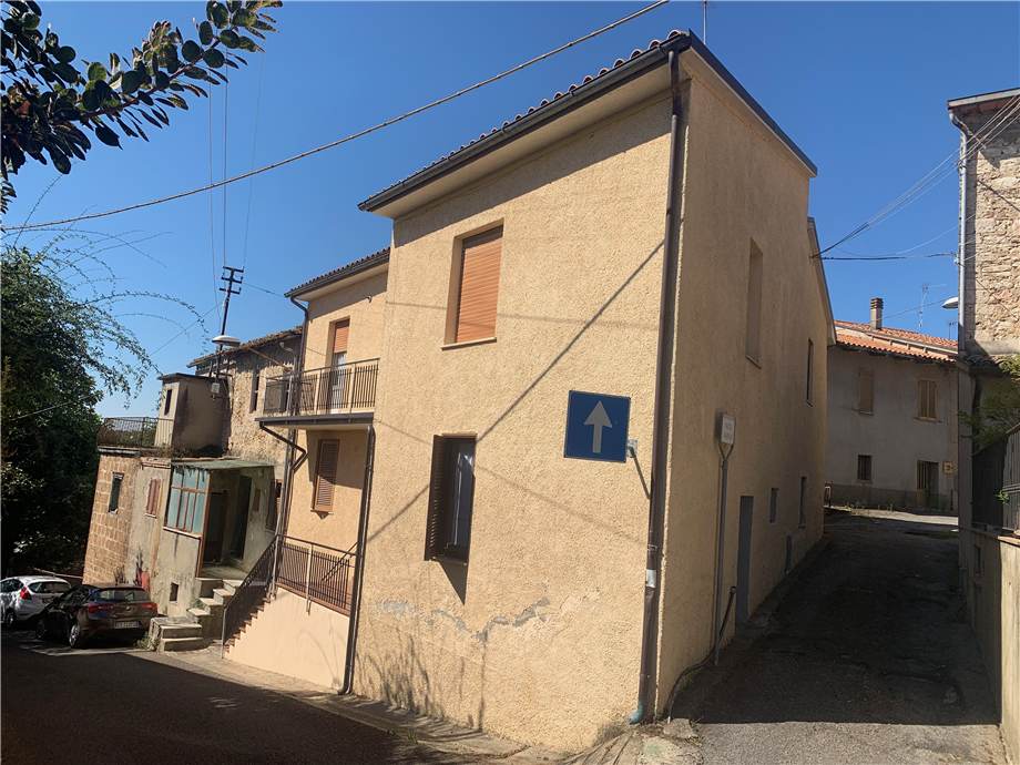 Vendita Stabile/Palazzo Gualdo Cattaneo Collesecco #VA79 n.2