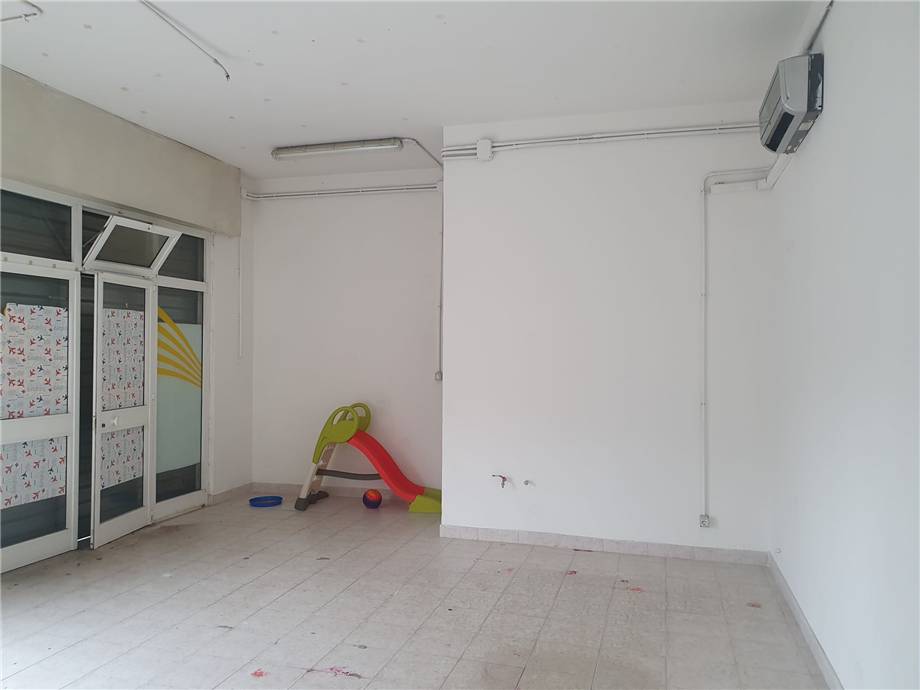 Affitto Negozio Roma Acilia #Loc.V.Andreada n.4