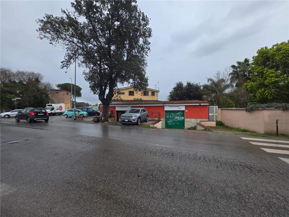 Negozio Roma #LocaliCastelPo