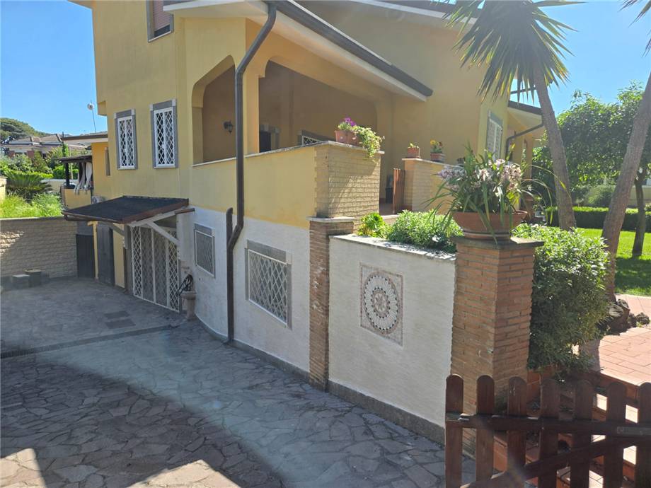 To rent Two-family villa Roma Infernetto #Stradella n.2