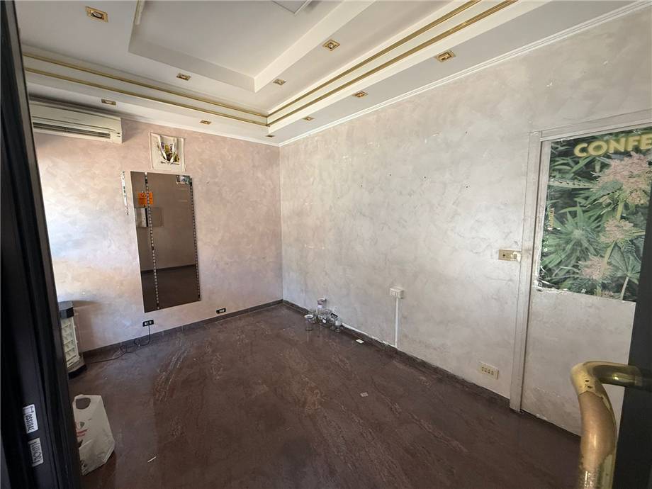 Affitto Negozio Roma Dragona #Ex Gioielleria n.2