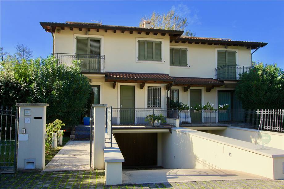 Casa bifamiliar Pietrasanta 101
