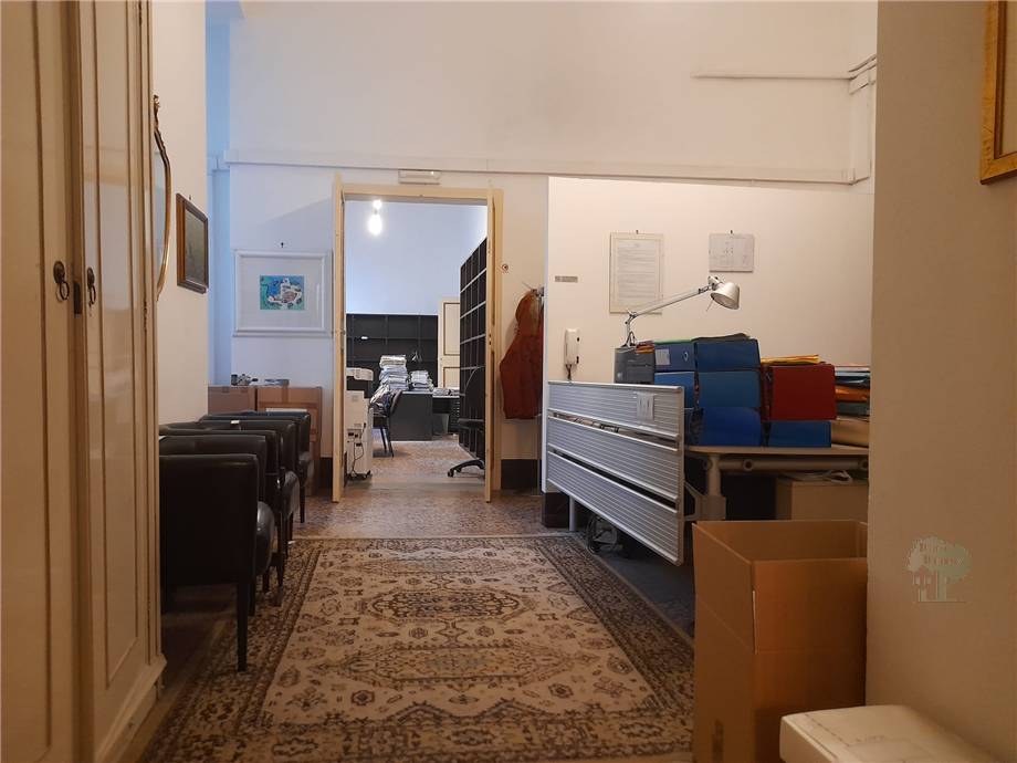 To rent Office Lucca  #141 n.2
