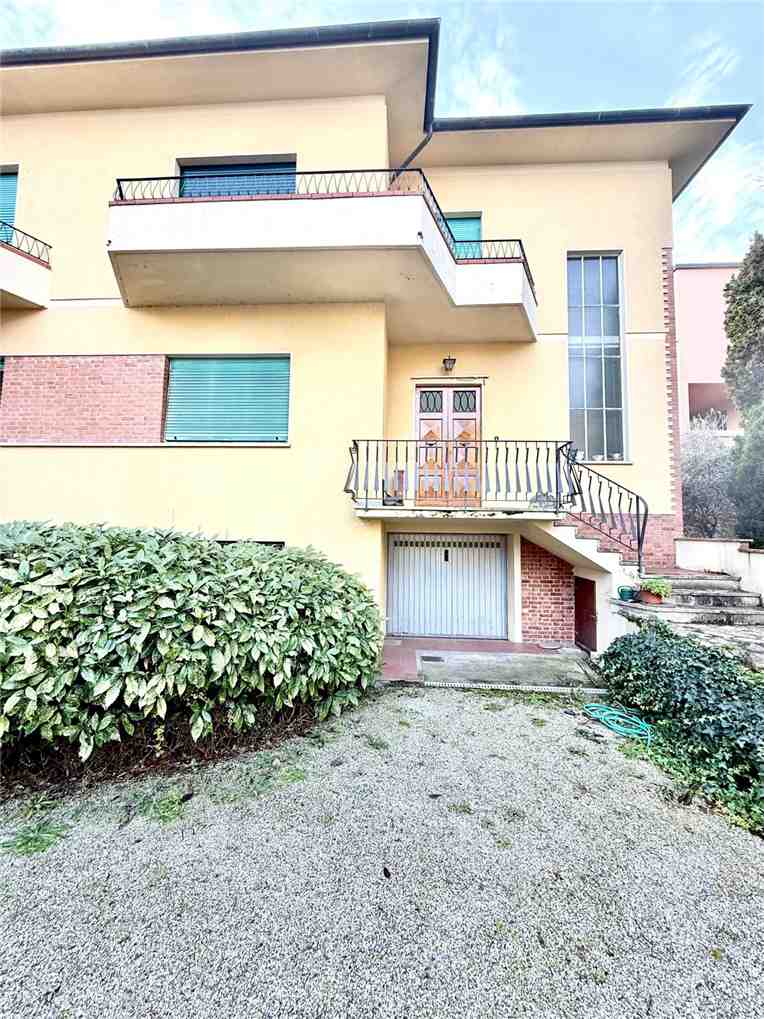 Villa bifamiliar Lucca 270