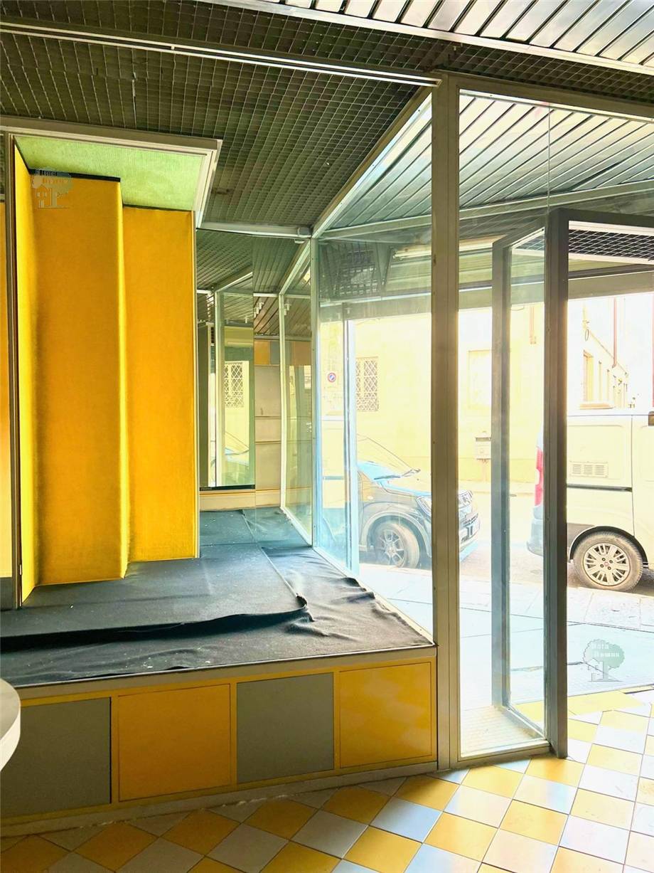 Venta Local comercial Lucca  #288 n.5