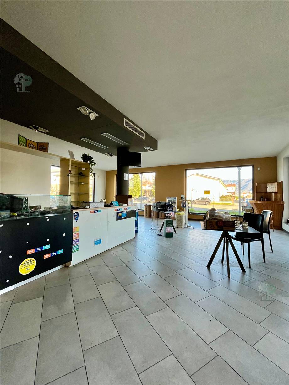 To rent Business premises Capannori #296 n.1
