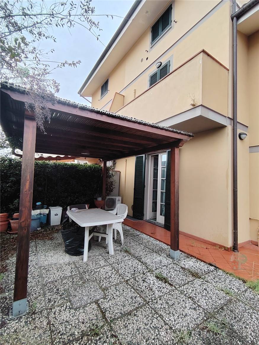 Villa bifamiliare Lucca 413