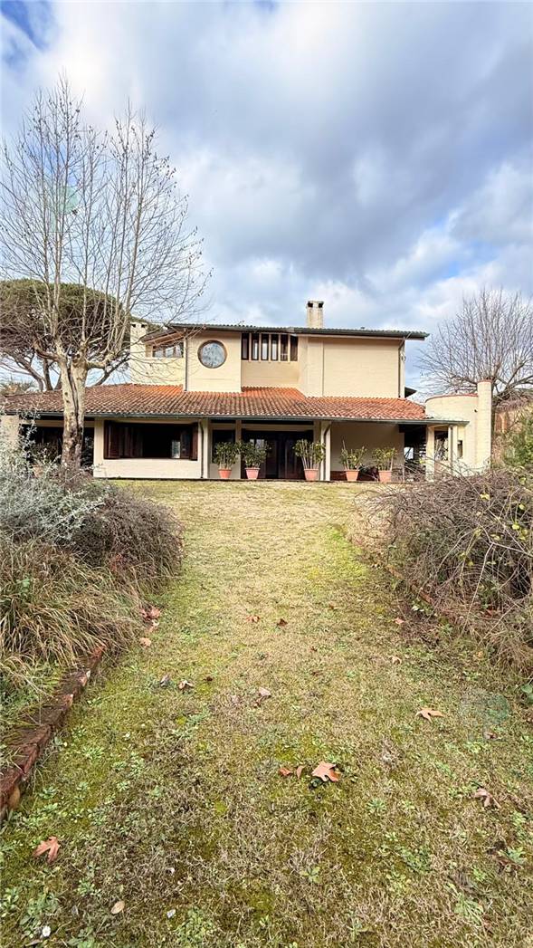 Villa indipendente Capannori 414