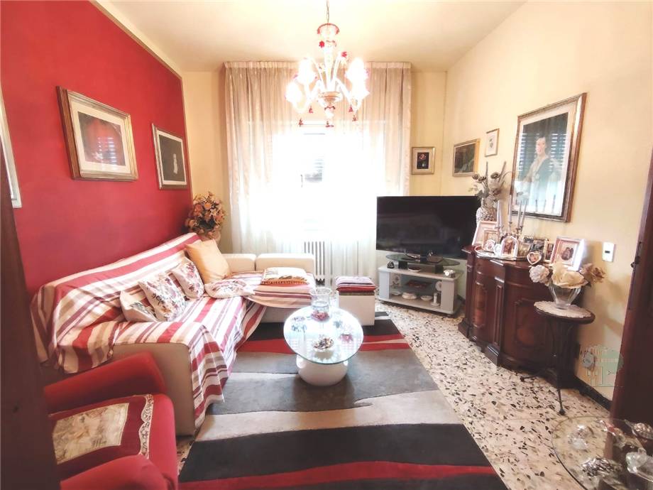 Villa indipendente Porcari 442