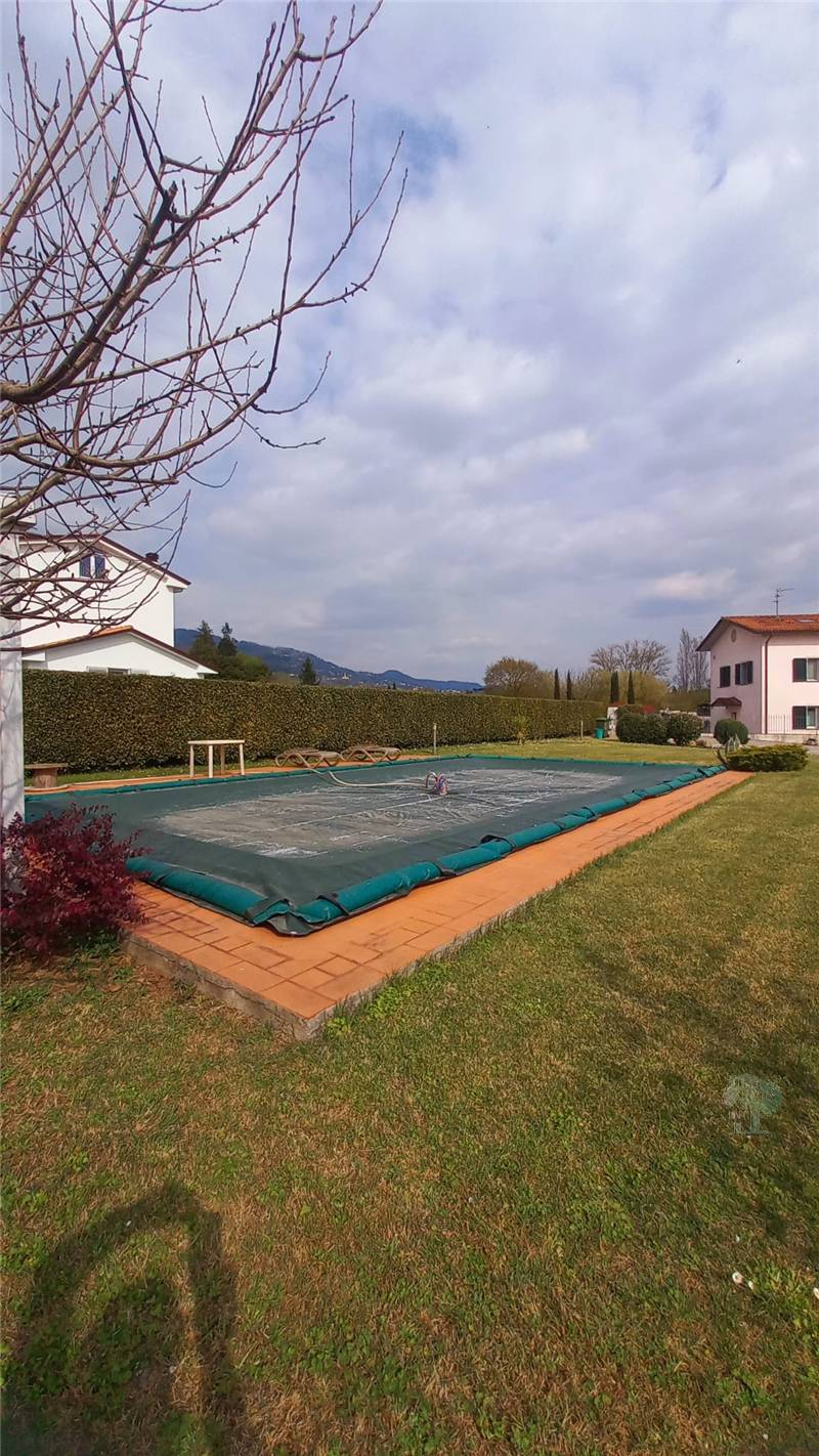 Villa bifamiliare Capannori 449