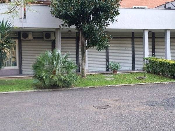 Vendita Locale commerciale Roma Dragoncello #78 n.9