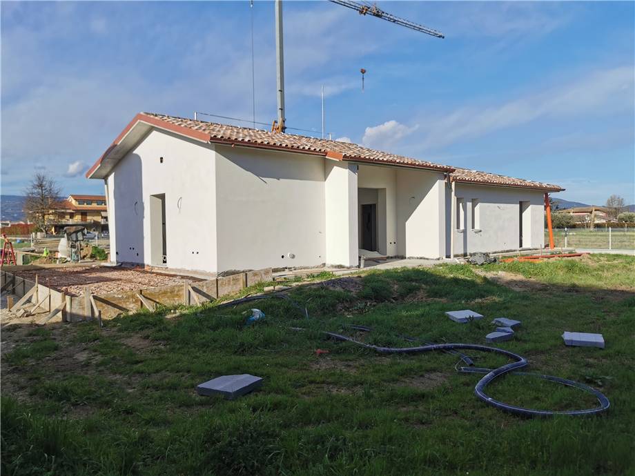 Single-family Villa Ponte Buggianese 33