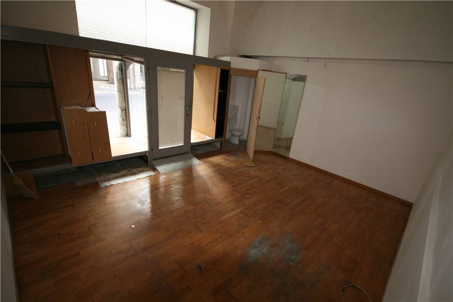 Vendita Locale commerciale Sulmona #SU121 n.5