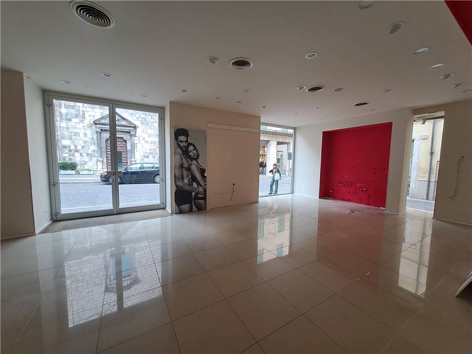 Alquiler Local comercial Sulmona #SU275 n.3