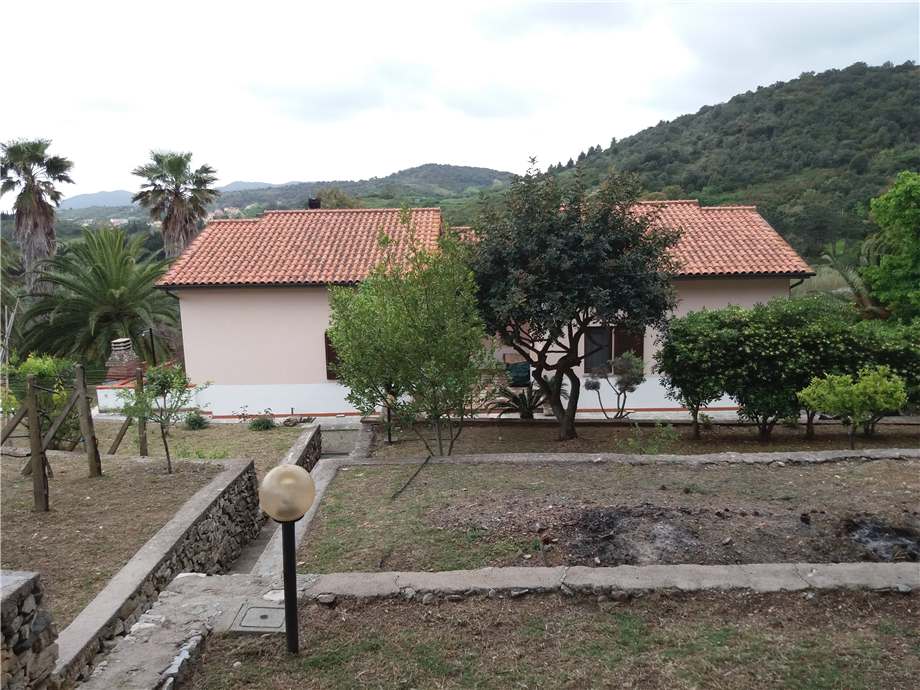 For sale Portion of three-family villa Campo nell'Elba Campo Elba altre zone #4380 n.1