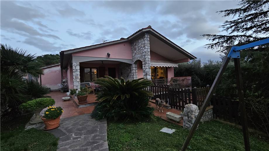Porzione di casa bifamiliare Portoferraio 5098