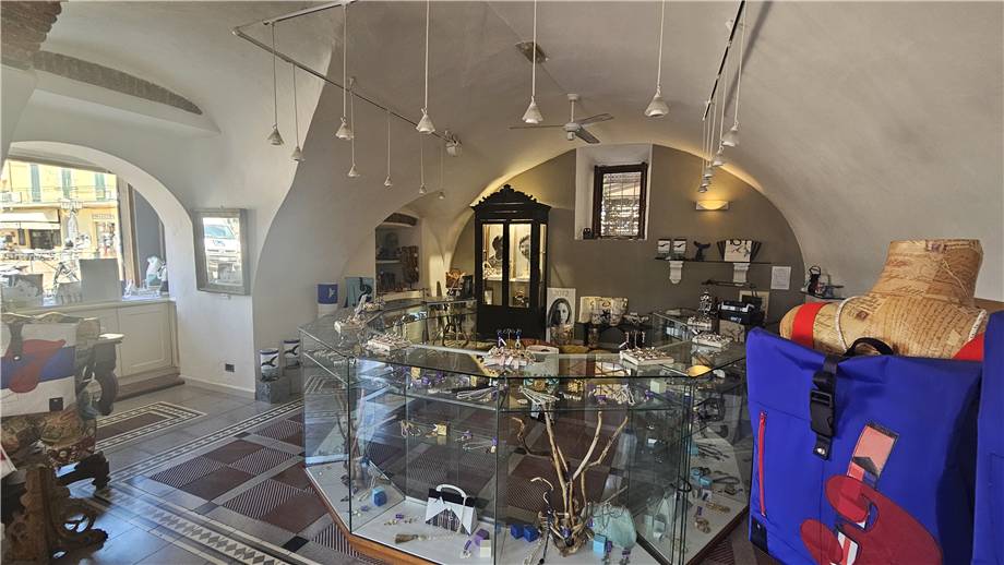 Vendita Negozio Porto Azzurro #5230 n.3