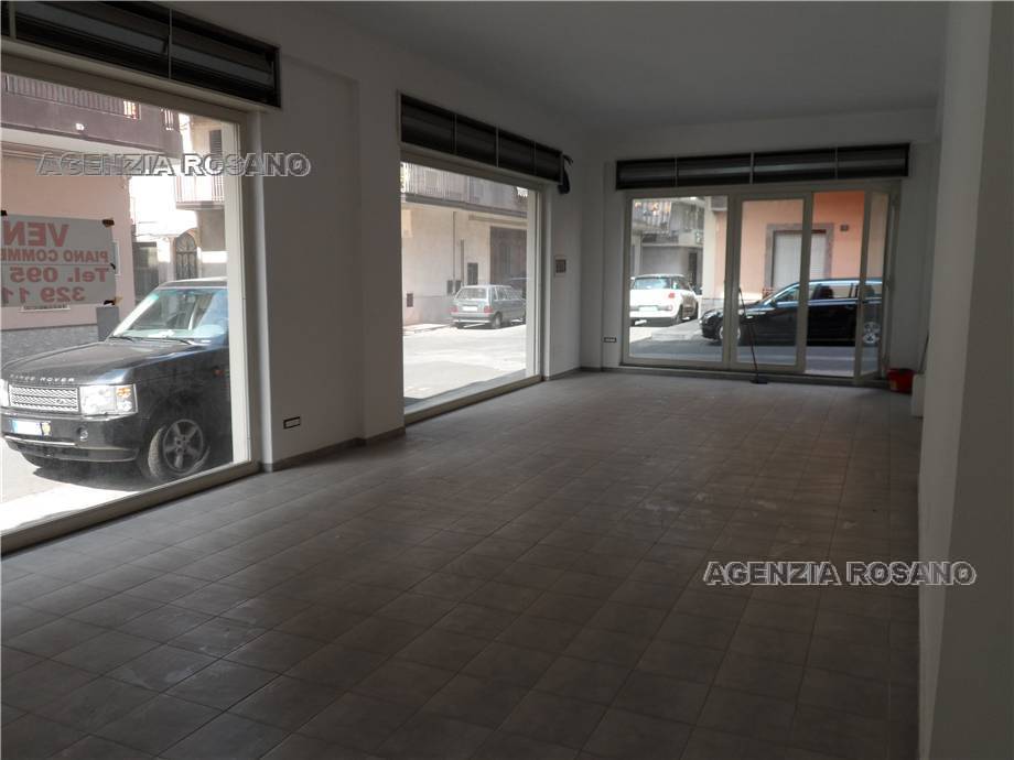 Venta Otras actividad comerciales Adrano  #2218 n.2