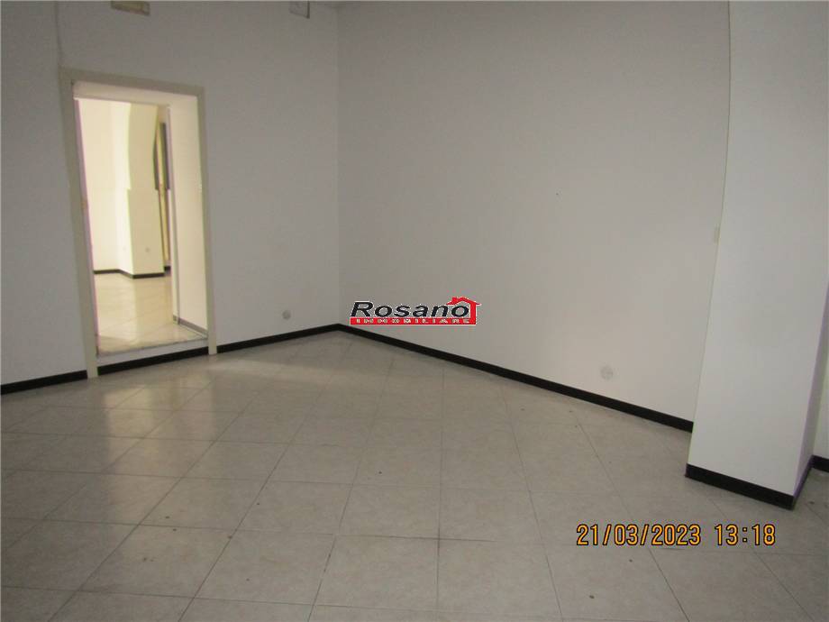 Affitto Commerciale Biancavilla  #2483 n.3