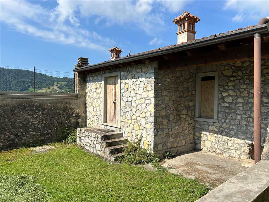 Rural/farmhouse Vigolo #VIG9