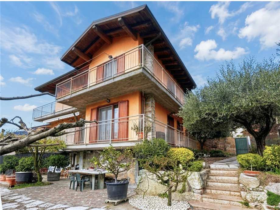 Detached house Viadanica #VIA17