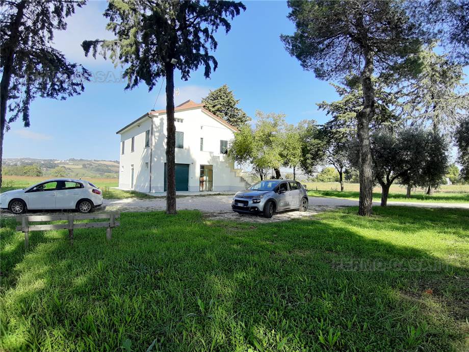 villa in Via Ancona, 53 a Fermo
