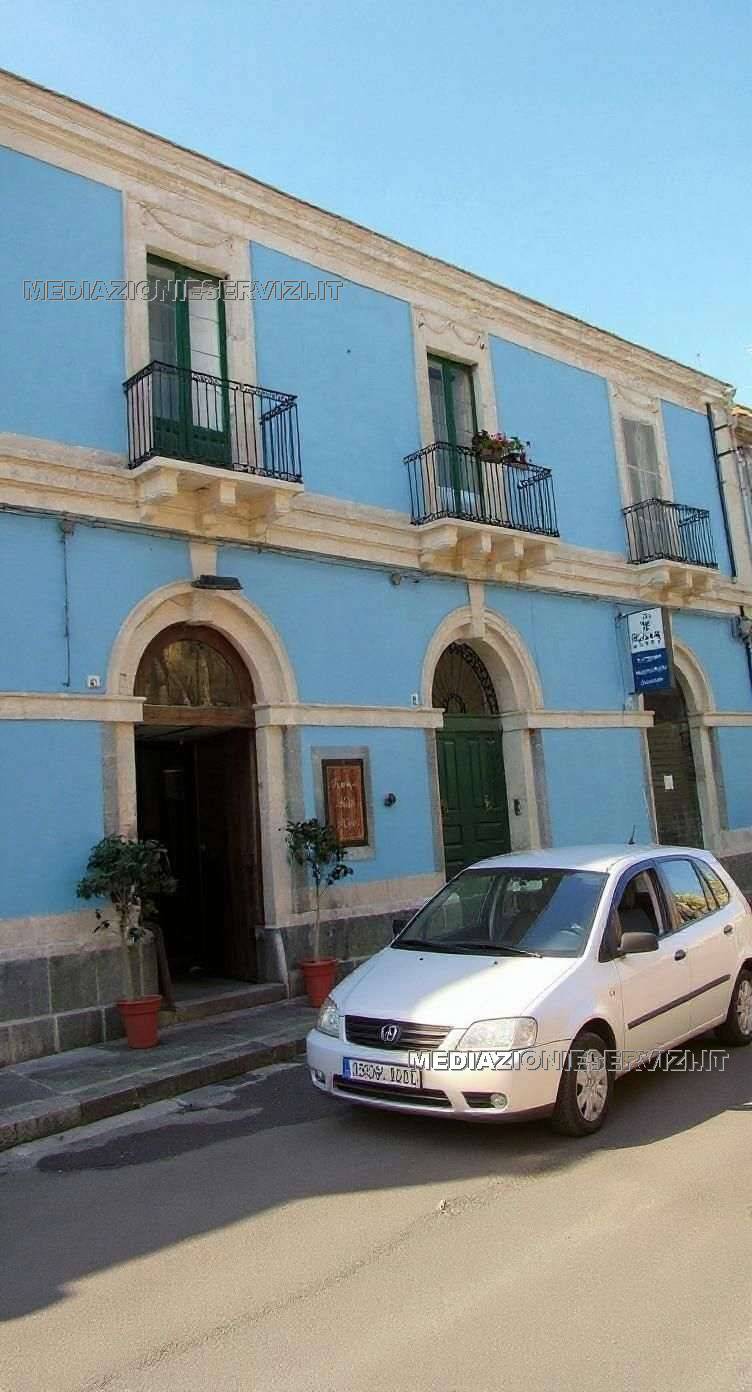 Otras actividad comerciales Riposto 150