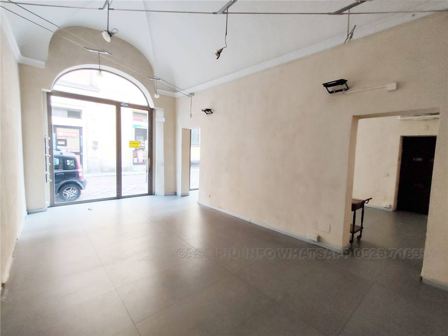 To rent Shop Piacenza Piazza Duomo #MIC206 n.7