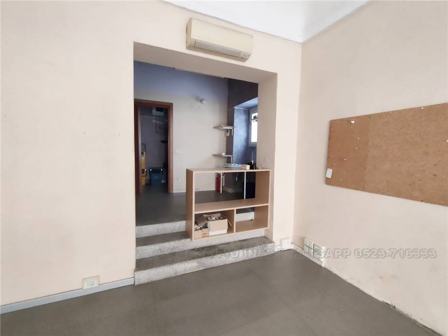 To rent Shop Piacenza Piazza Duomo #MIC206 n.8