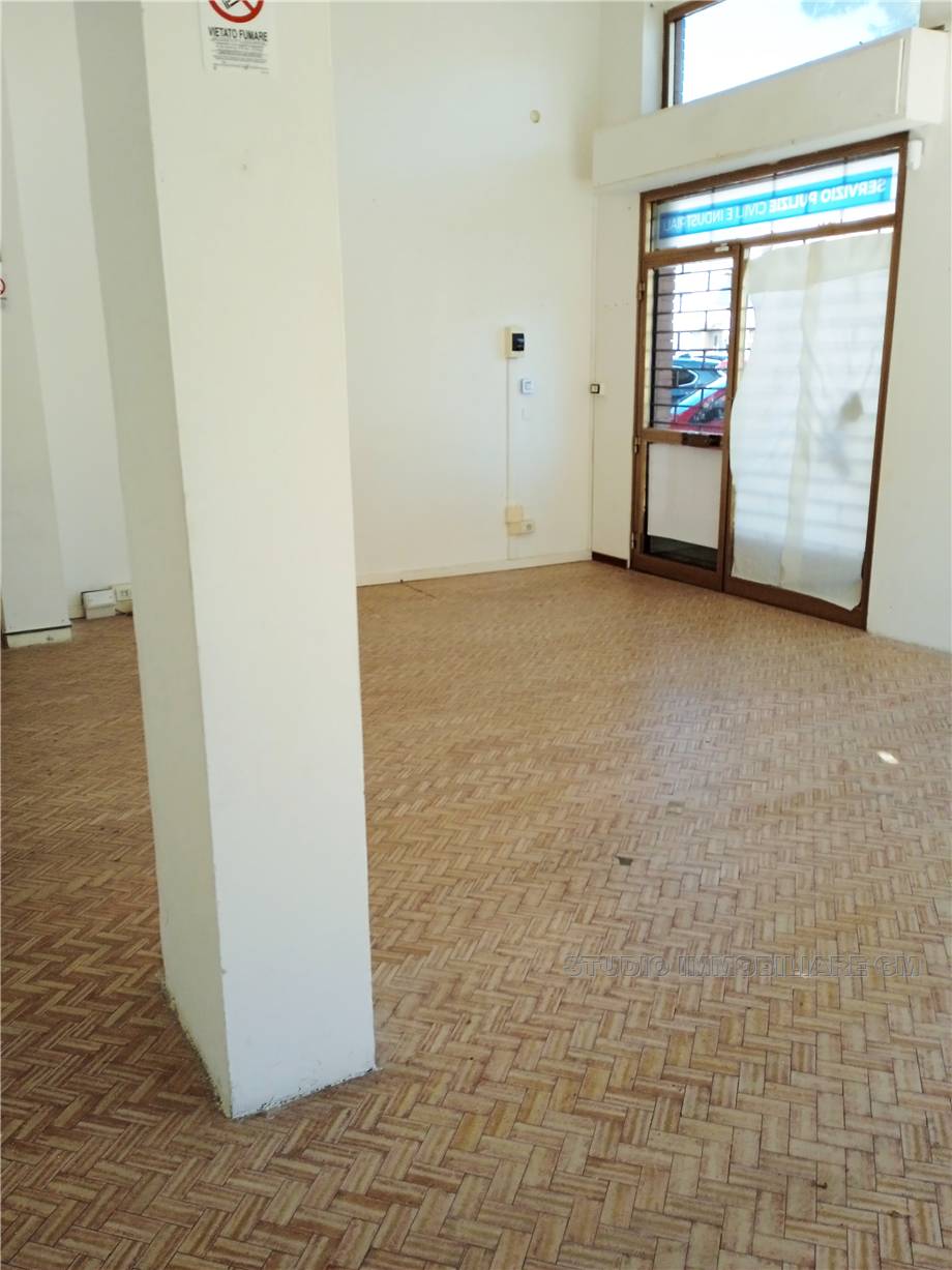 To rent Commercial property Prato Mezzana #1116 n.4