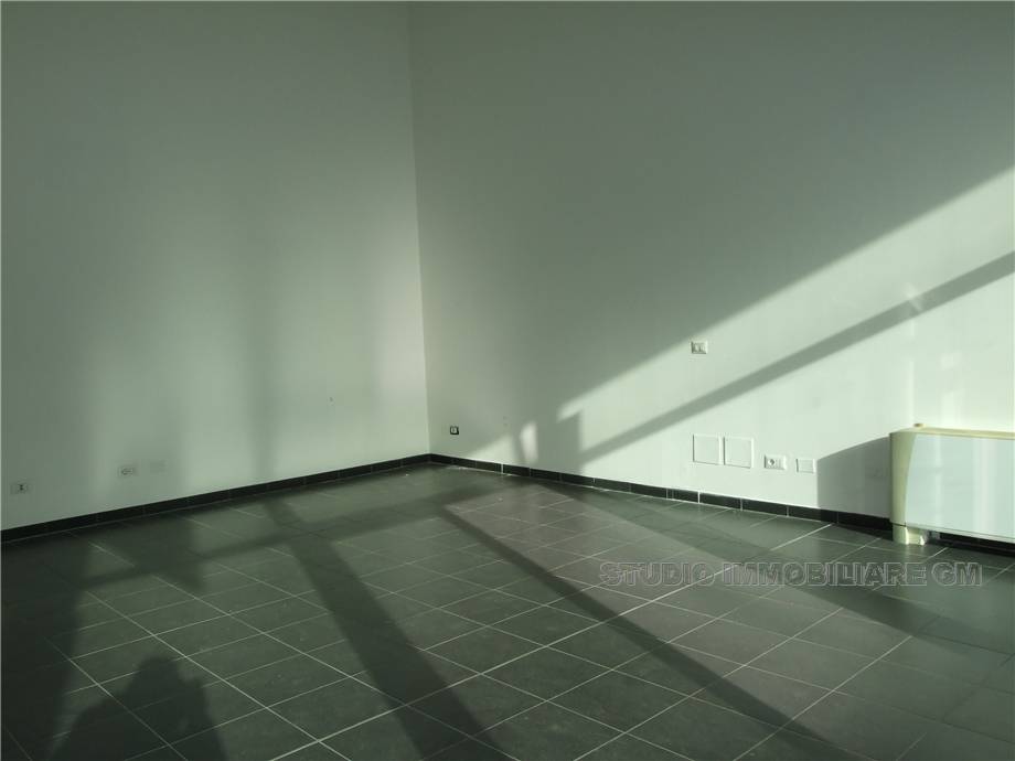 To rent Commercial property Prato Mezzana #1123 n.3