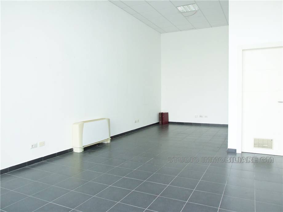 Alquiler Local commercial Prato Mezzana #1125 n.2
