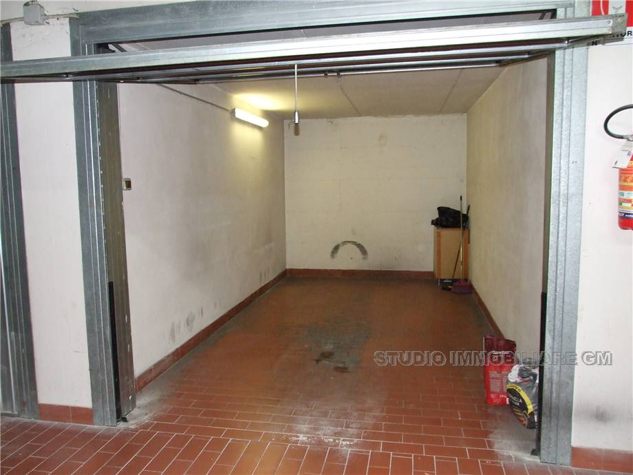 Affitto Garage Prato  #1154 n.2