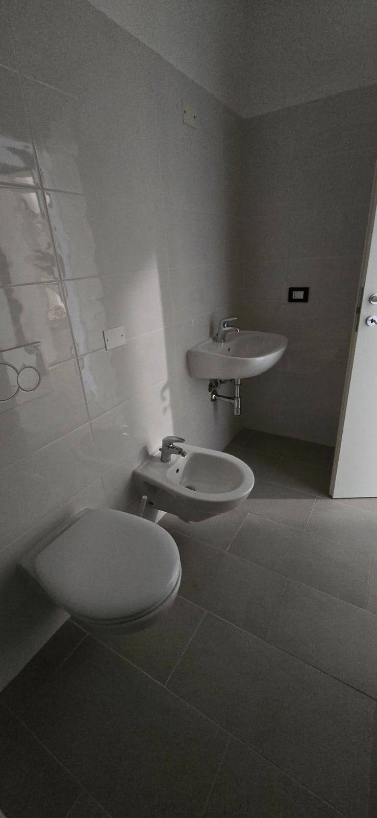 To rent Office Camposanto  #1429 n.7