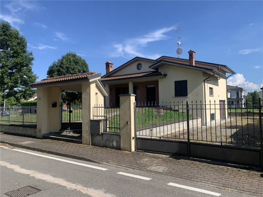 Venta Villa/Casa independiente Albaredo Arnaboldi  #CAL631 n.2