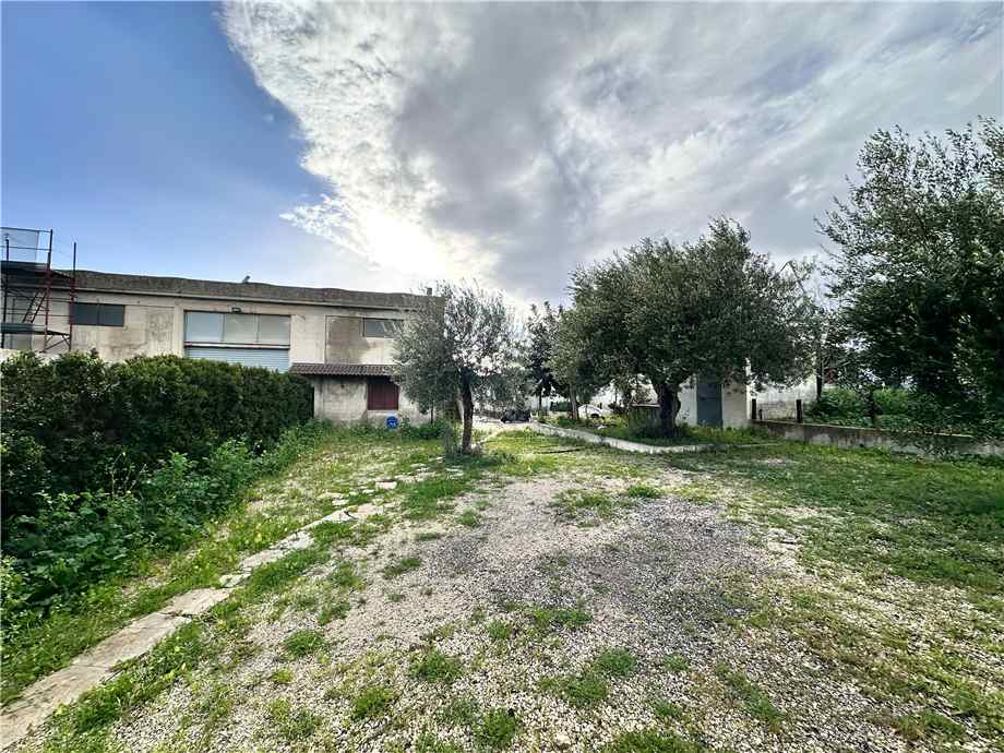 Vente Entrepôt Rosolini #38LC n.2