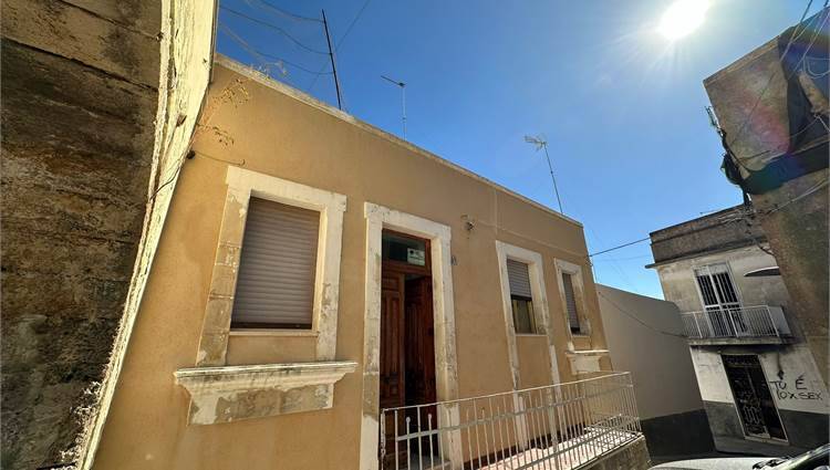 Detached house Noto #69C