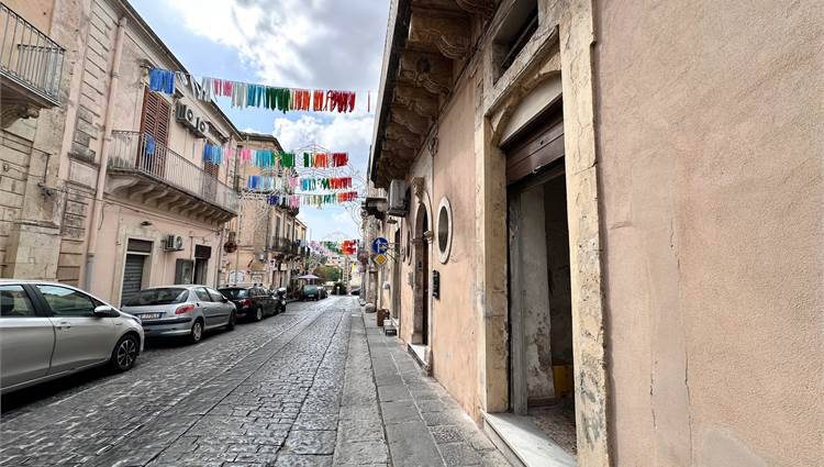 Locale commerciale Noto #V000120