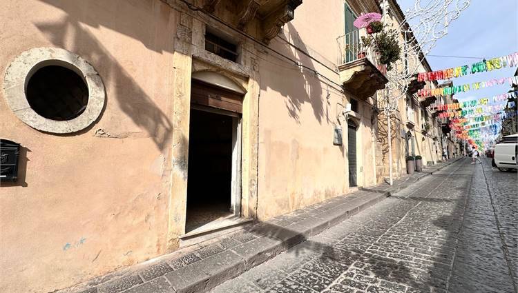 Vendita Locale commerciale Noto #V000120 n.2