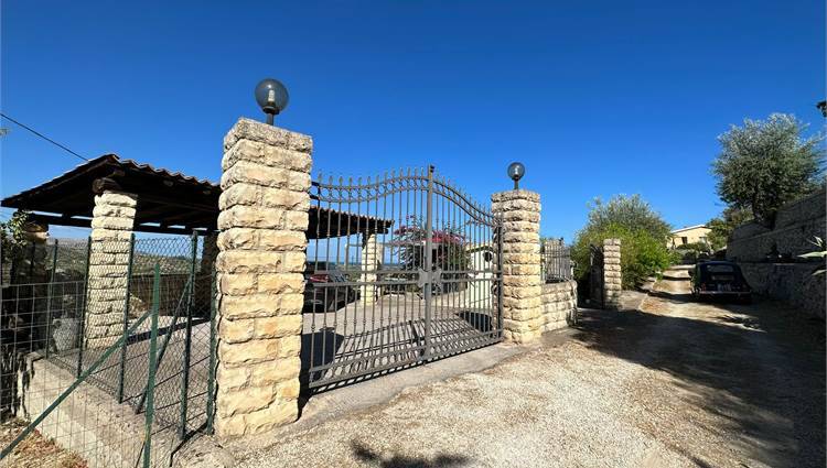 Vendita Villa indipendente Noto  #V000082 n.2
