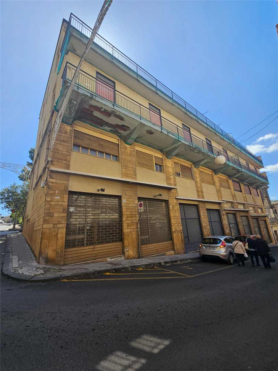 Building Lentini #32ST