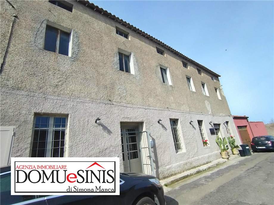 Palazzo storico commerciale Riola Sardo 95